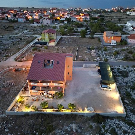Kameni Put Lägenhet Ražanac Exteriör bild